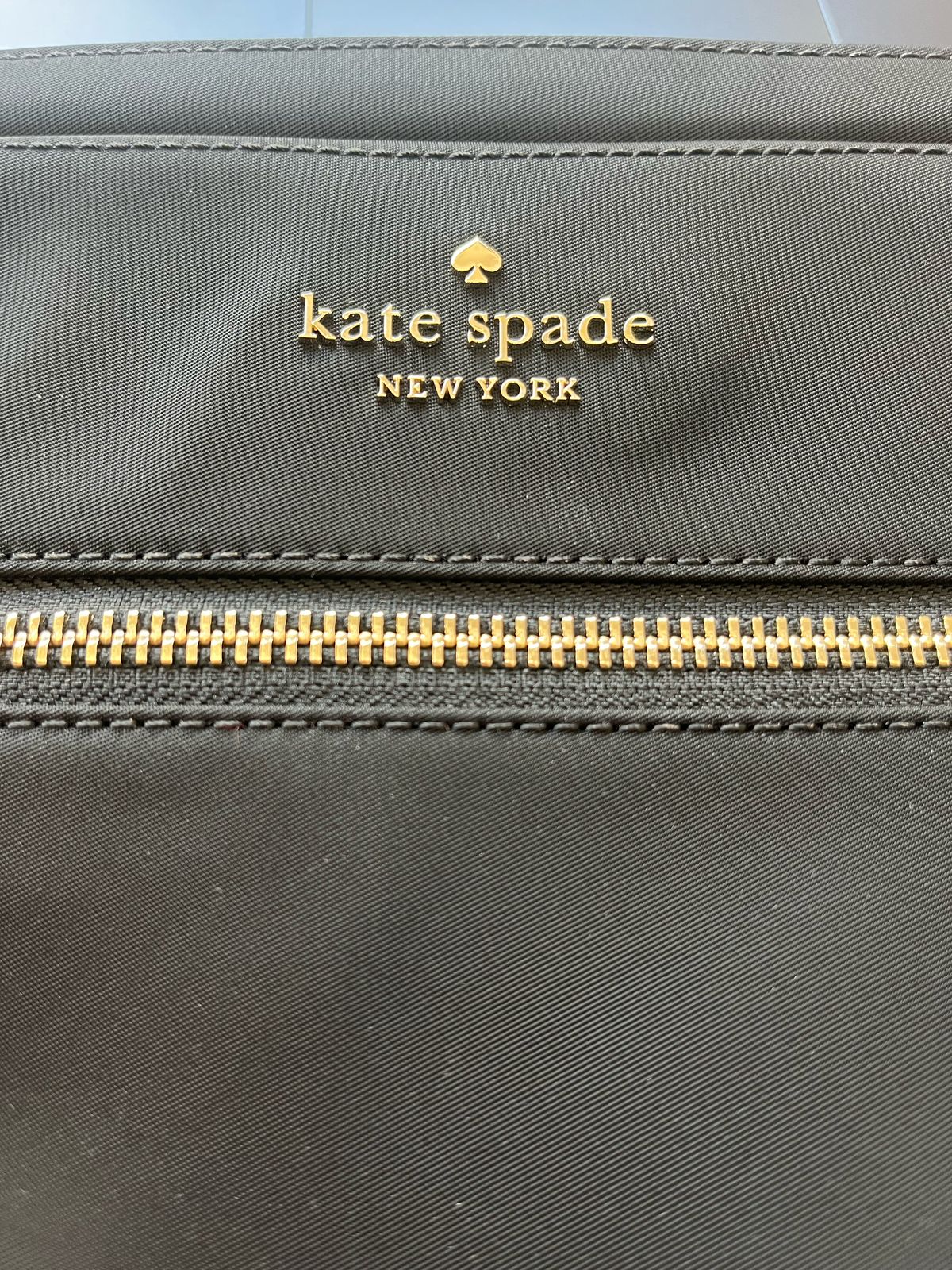 Mochila Kate Spade Chelsea Laptop Sleeve With Strap  - Negro