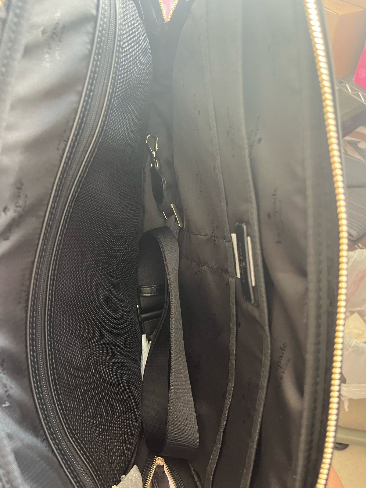 Mochila Kate Spade Chelsea Laptop Sleeve With Strap  - Negro