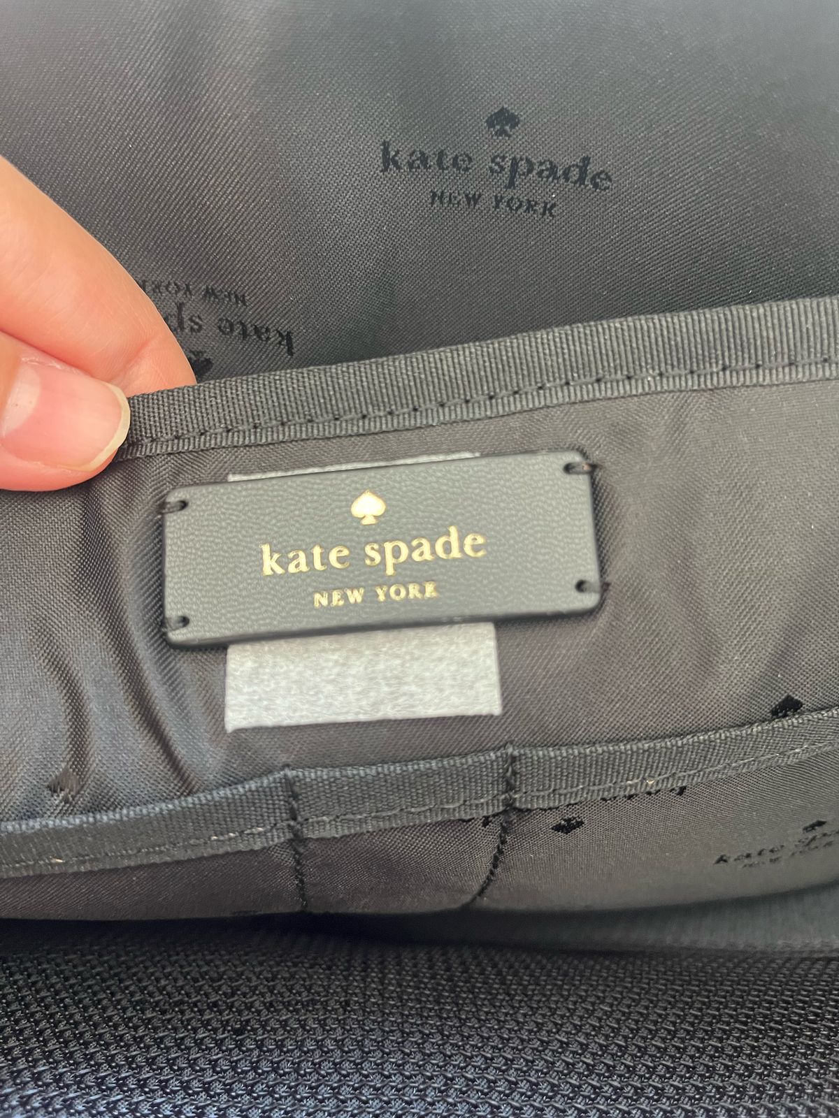 Mochila Kate Spade Chelsea Laptop Sleeve With Strap  - Negro