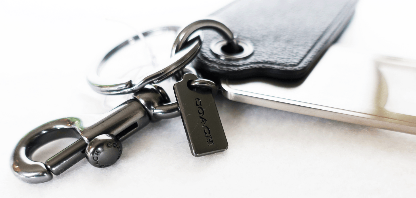 Llavero Coach Bottle Opener Key Fob In Signature Canvas