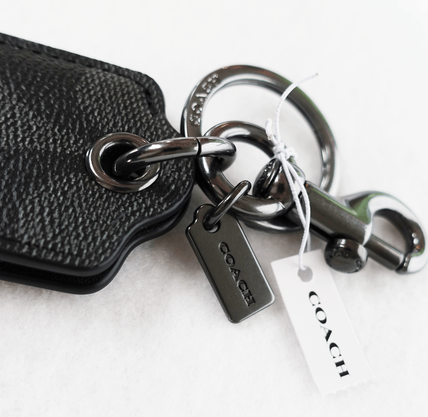 Llavero Coach Bottle Opener Key Fob In Signature Canvas