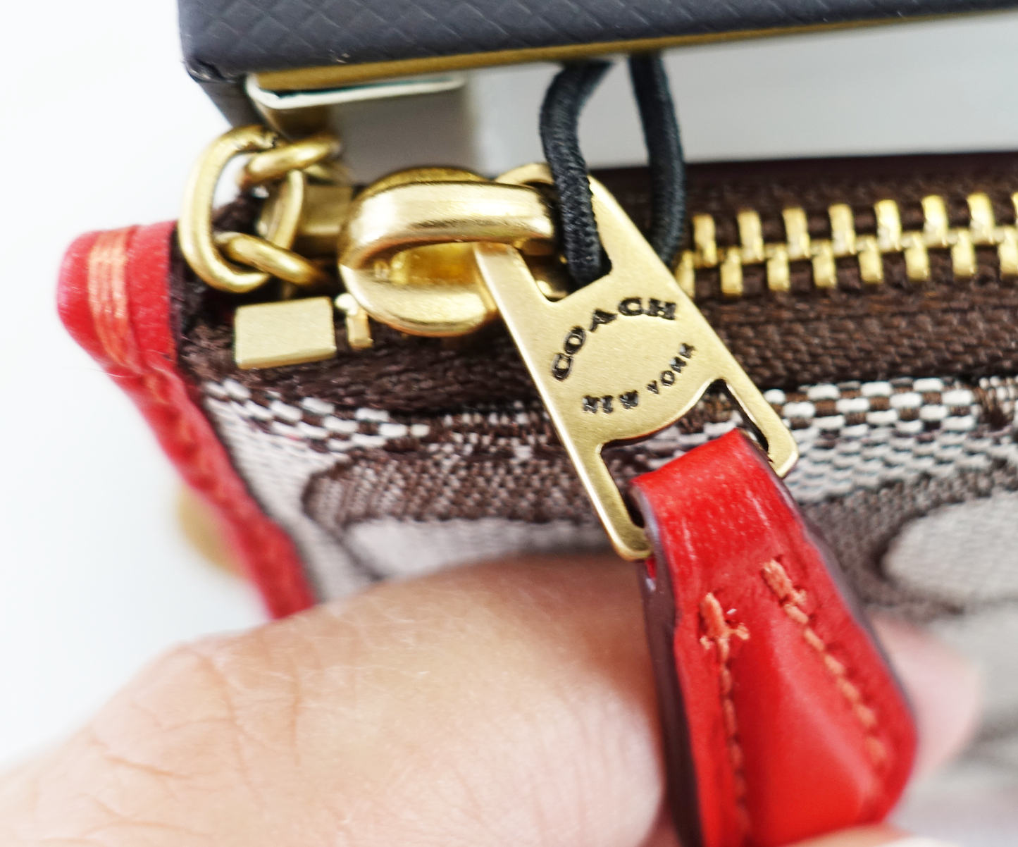 Monedero Tarjetero Coach Mini Skinny ID Card Case with box - MARRÓN/ROJO