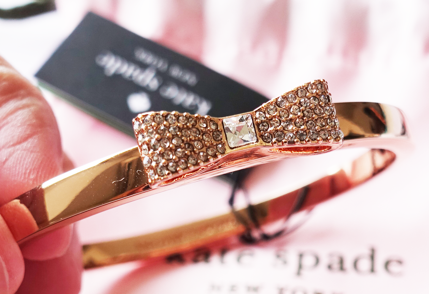 Pulsera Kate Spade Ready Set Bow Pave Bow Bangle Dorado Rosado