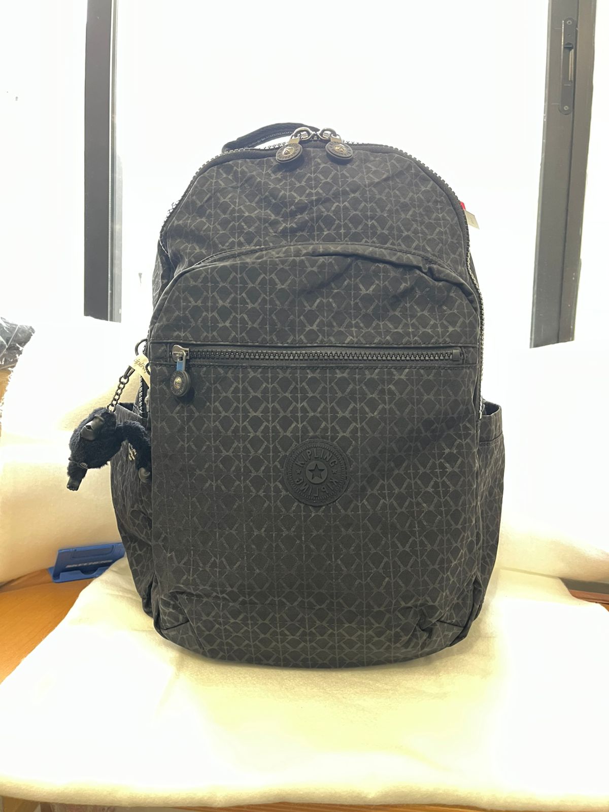 Mochila Kipling Seoul Grande Negro Signature Embossed