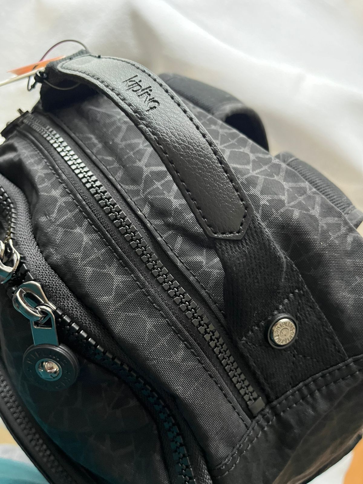 Mochila Kipling Seoul Grande Negro Signature Embossed