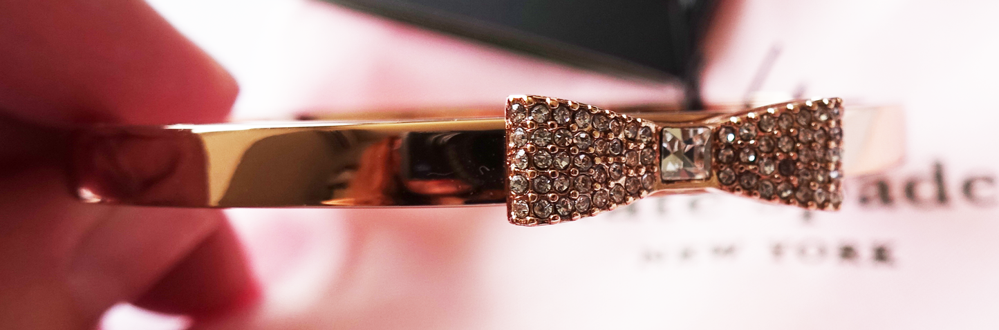 Pulsera Kate Spade Ready Set Bow Pave Bow Bangle Dorado Rosado
