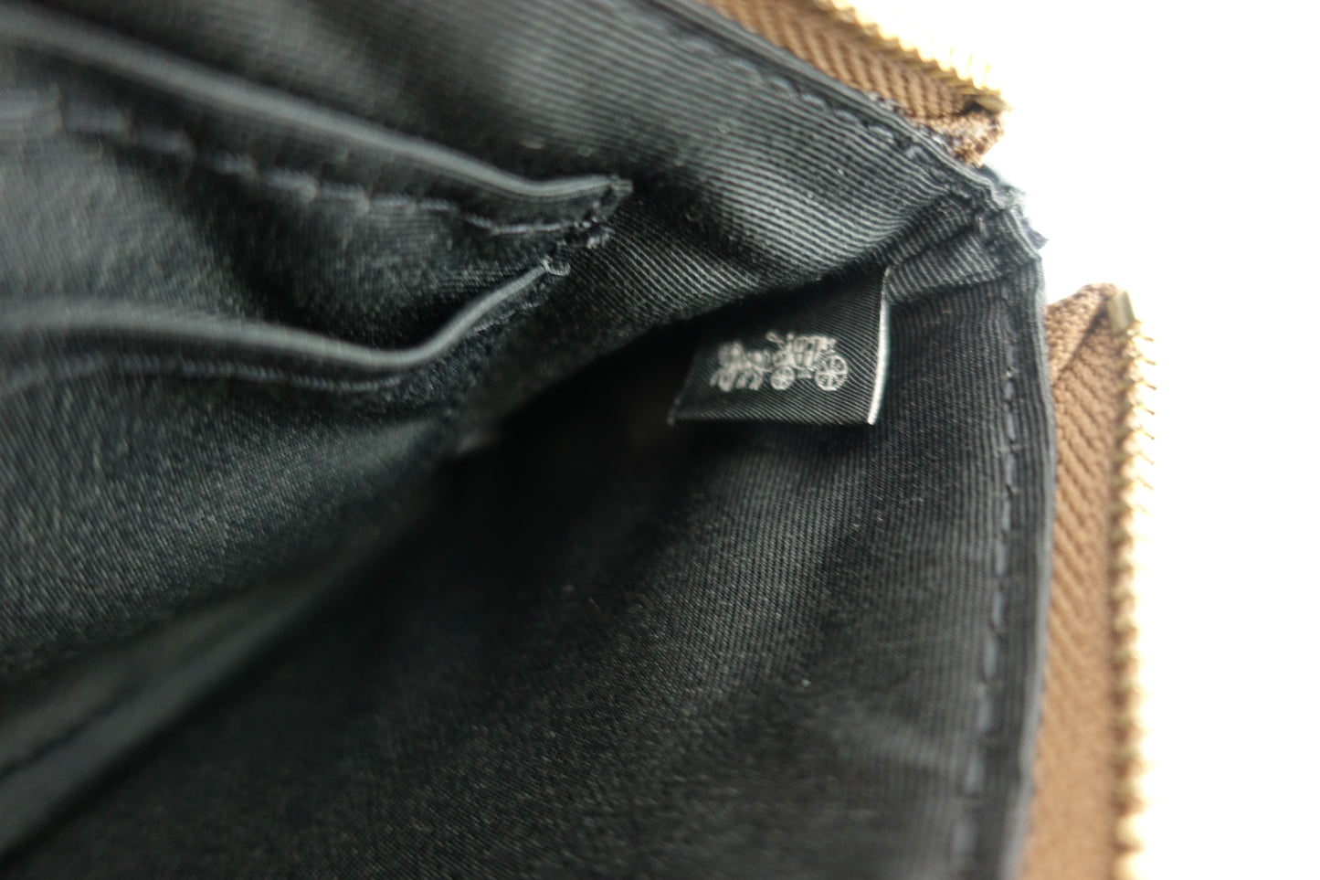 Monedero Coach Corner Zip Estampado Cafe