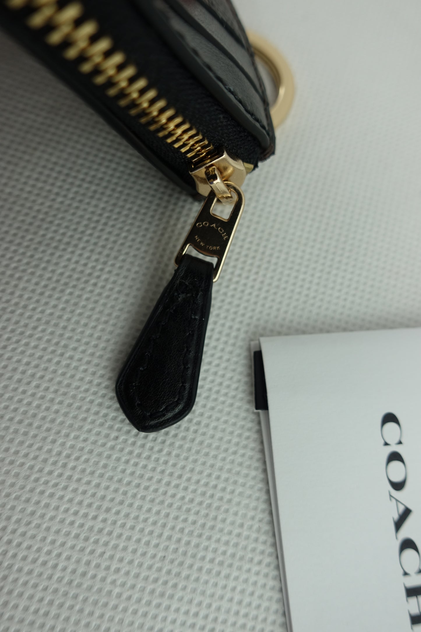 Tarjetero Coach Signature Mini Skinny Id Case Cafe Oscuro Negro