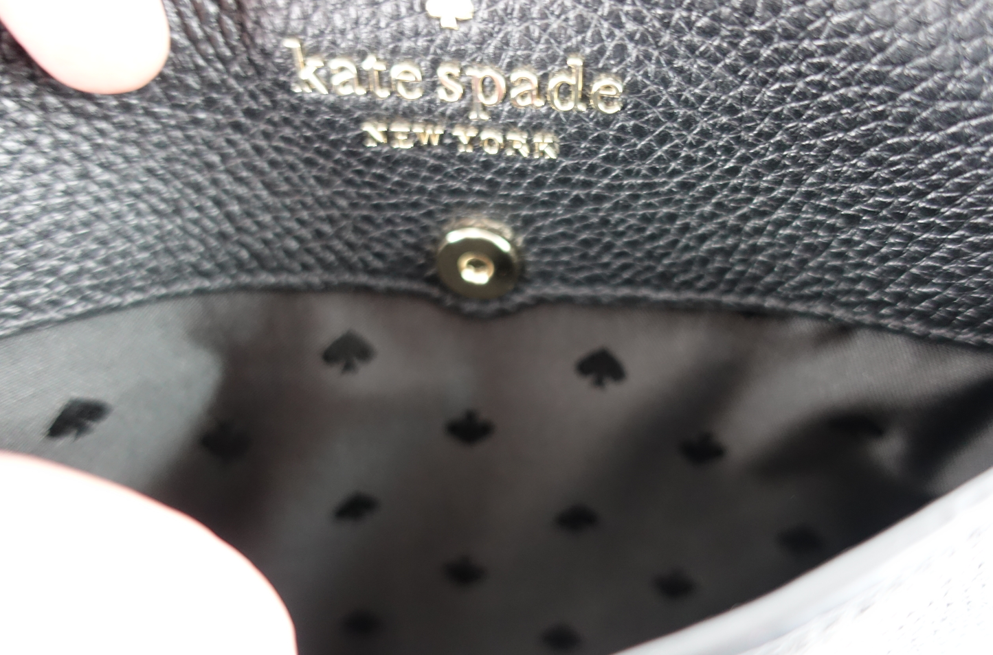 Bolsa Kate Spade Leila Pebbled Leather North - NEGRO