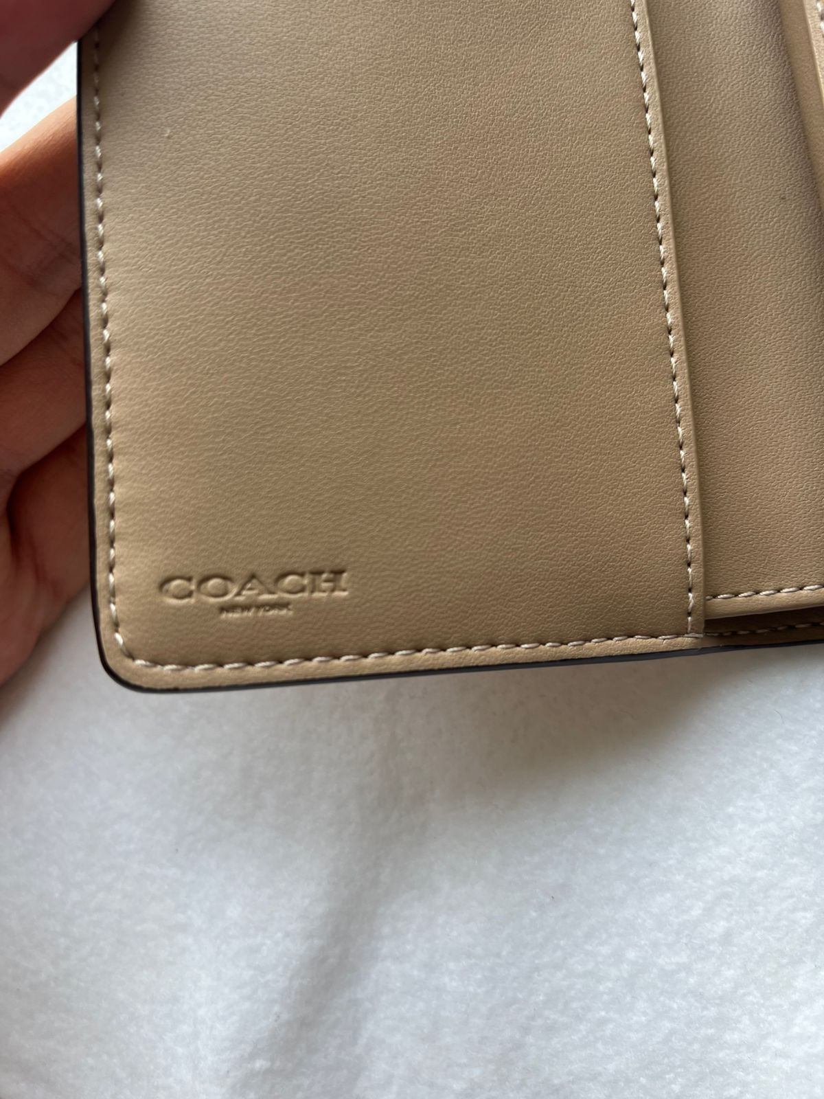 Cartera Coach 100% Original Medium Corner Zip Wallet Flores Amarillas