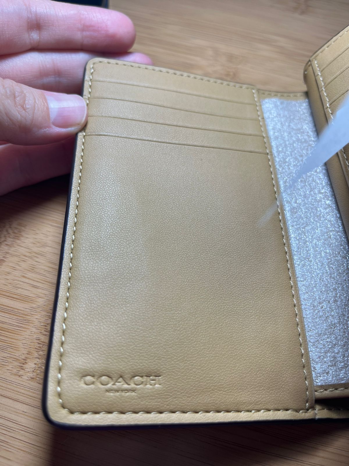 Cartera Coach 100% Original Medium Corner Zip Wallet Amarilla