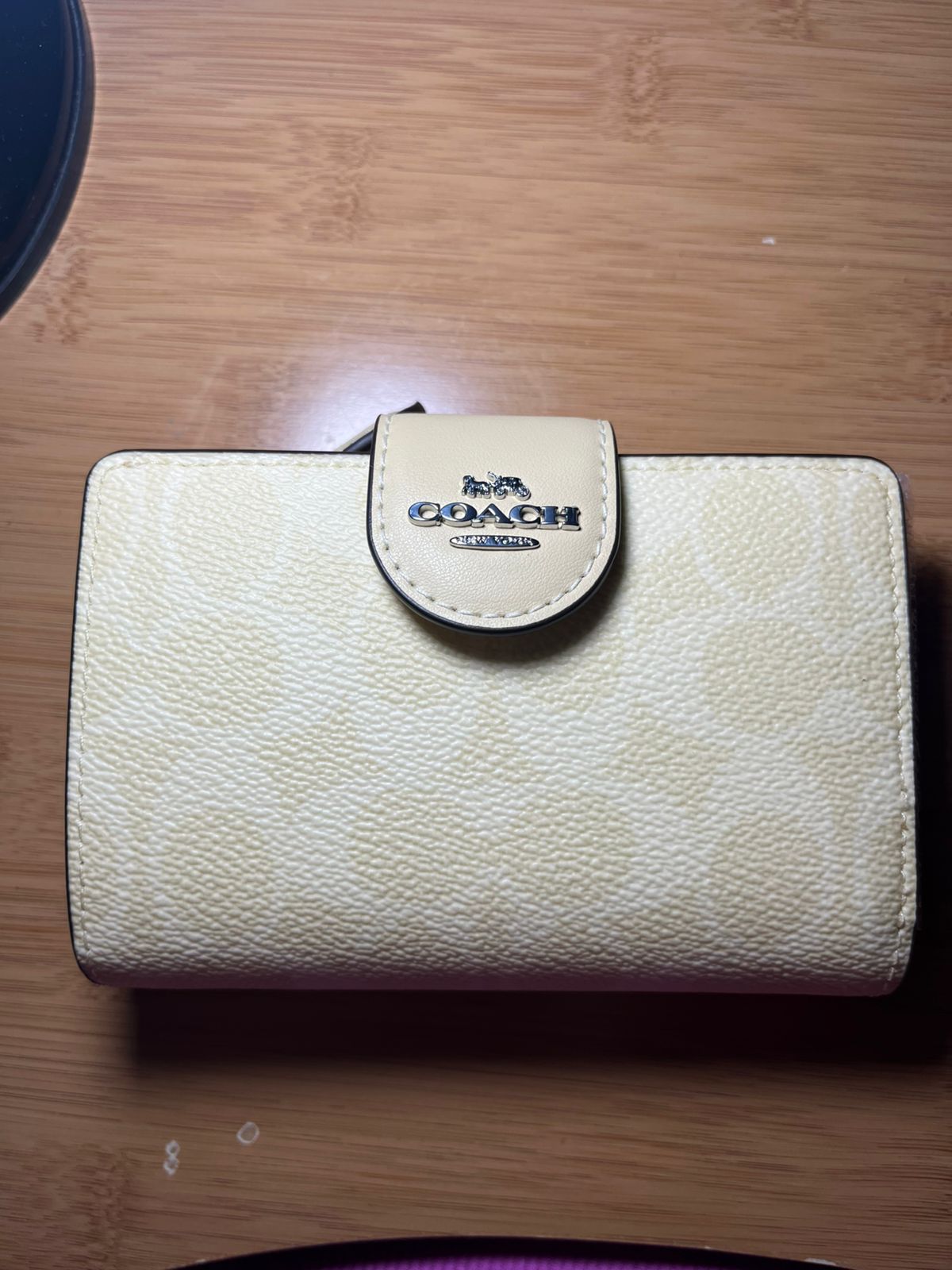 Cartera Coach 100% Original Medium Corner Zip Wallet Amarilla