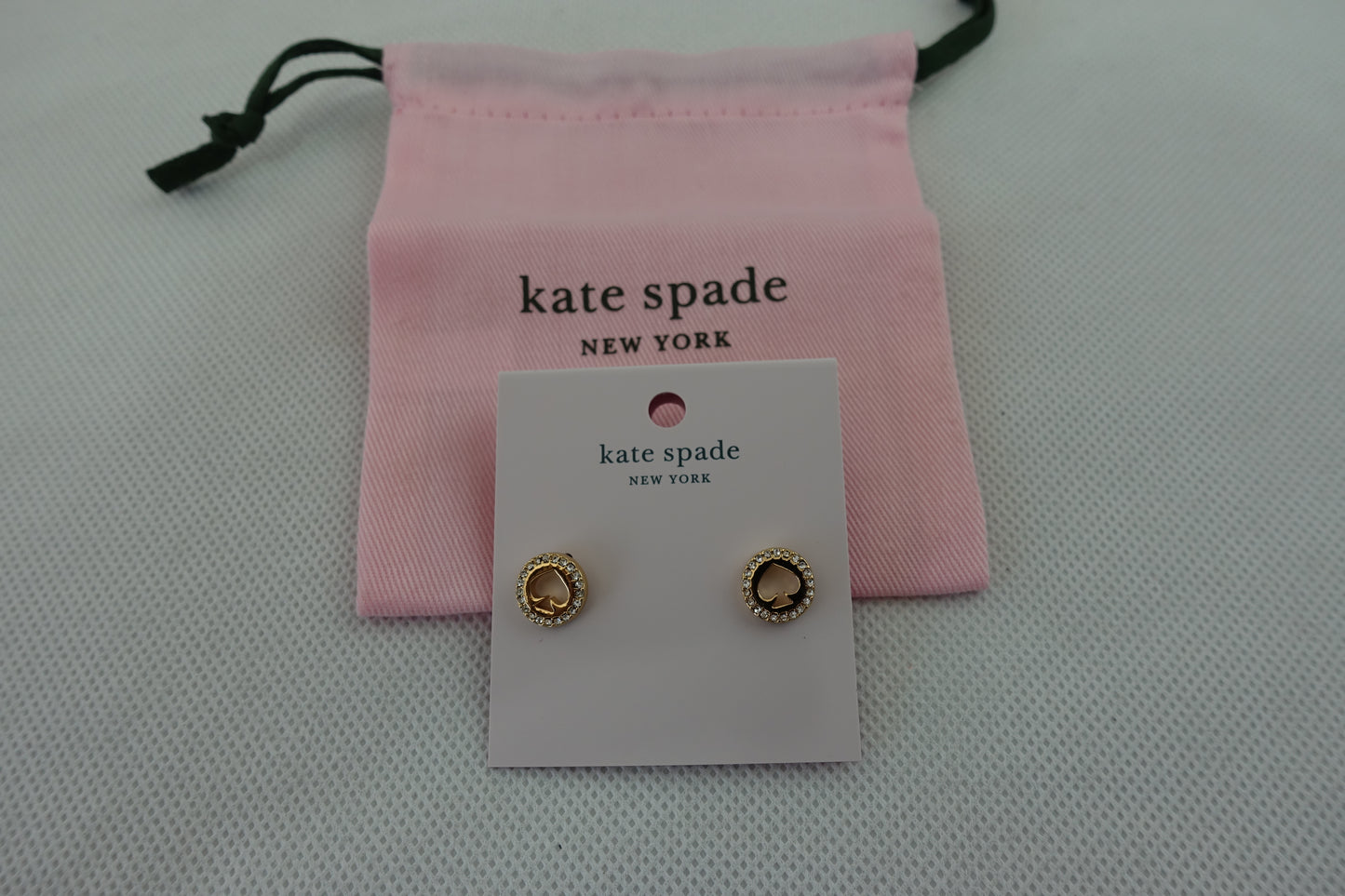 Aretes Kate Spade Spot The Spade Pave Halo Spade Studs Dorados