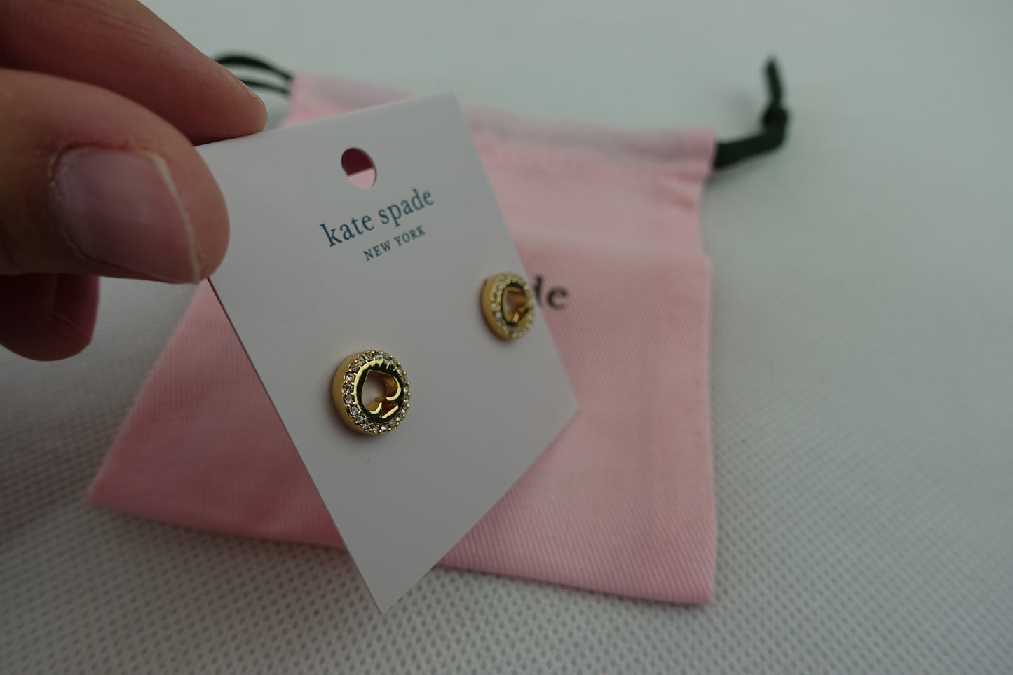 Aretes Kate Spade Spot The Spade Pave Halo Spade Studs Dorados